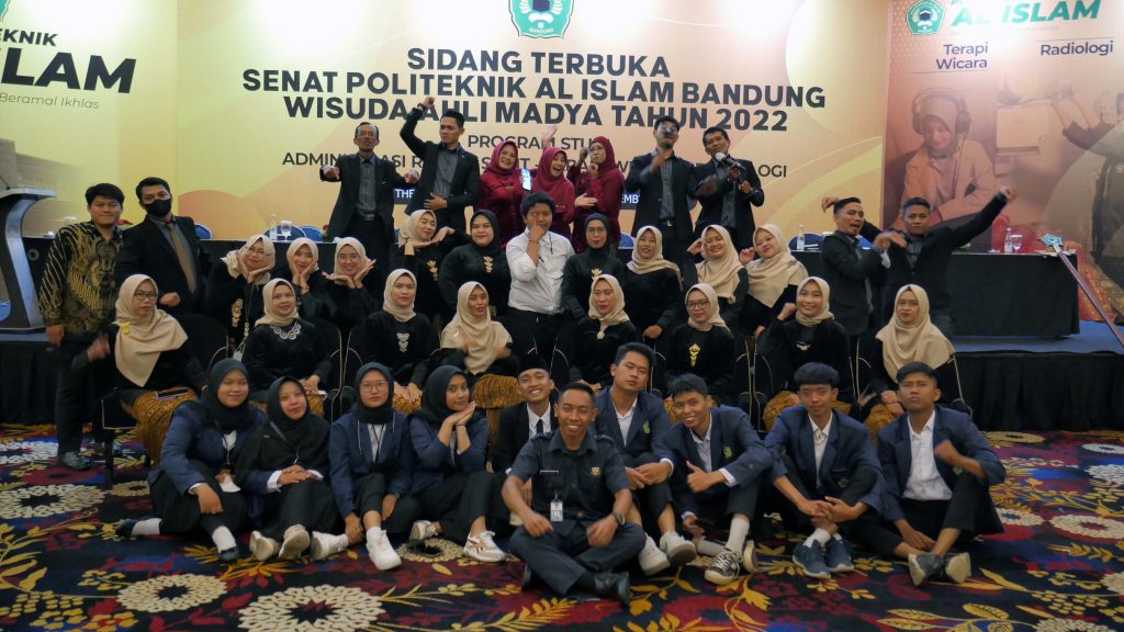 WISUDA POLITEKNIK AL ISLAM BANDUNG