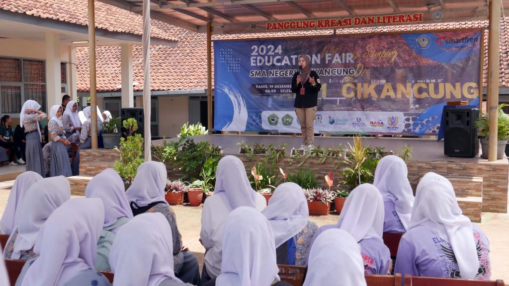 Politeknik Al Islam Bandung Sapa Siswa SMAN 1 Cikancung di Edufair 2024